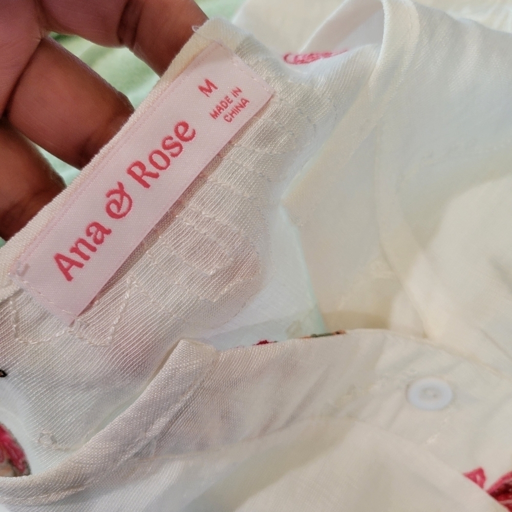 White Floral Embroidered Blouse - Picture 11 of 15